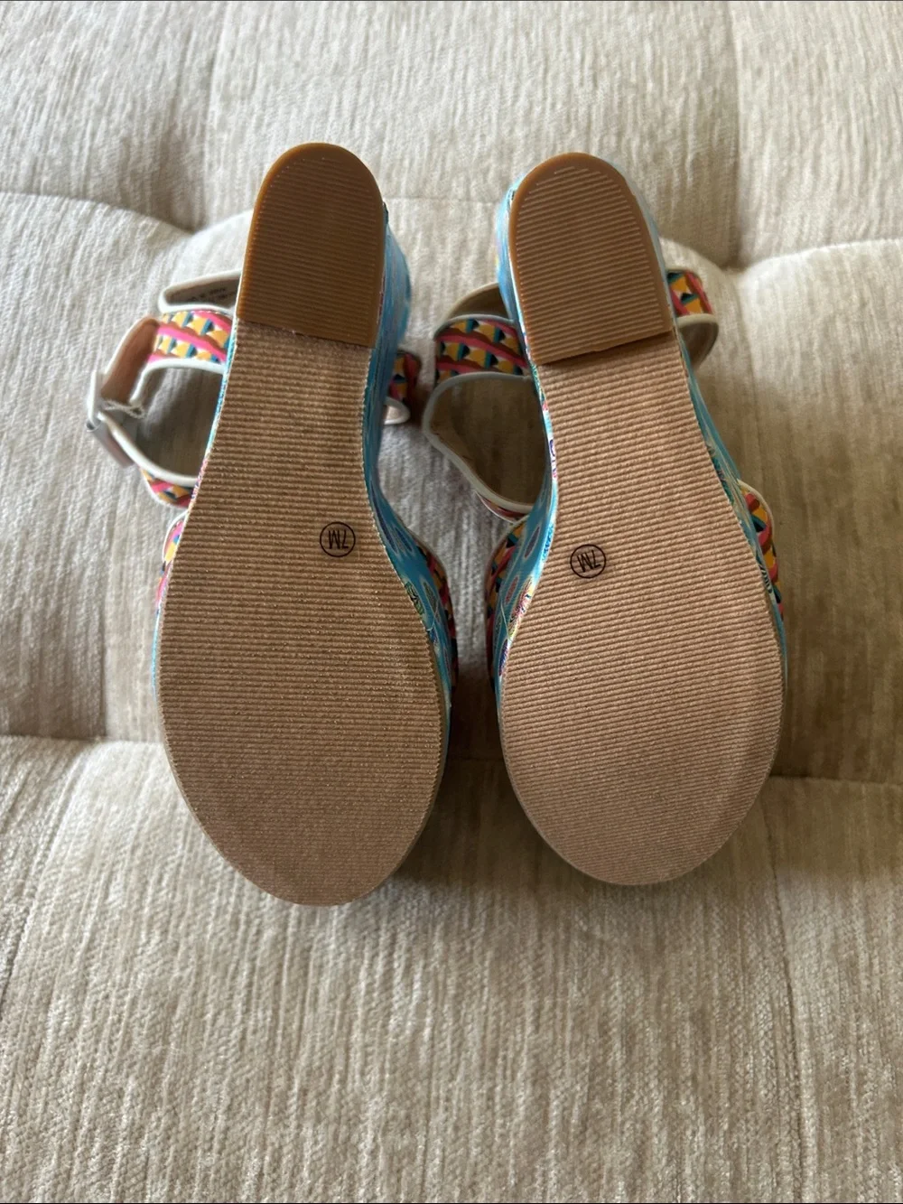 Chinese Laundry Jolly Pop Multi-Color Swirl Wedge Sandals 7M